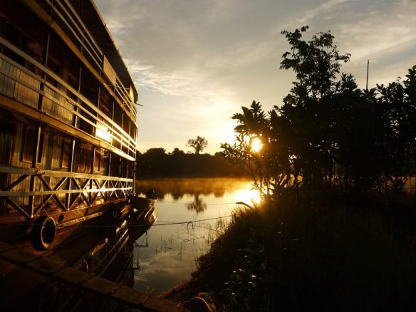 555164_10151386986115867_541690543_n