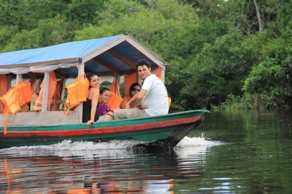 993303_10201599911740275_669424655_n